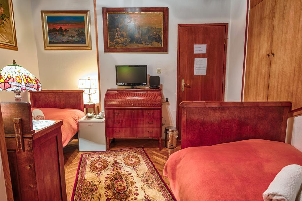 Royal Antique Apartment Split Exterior photo