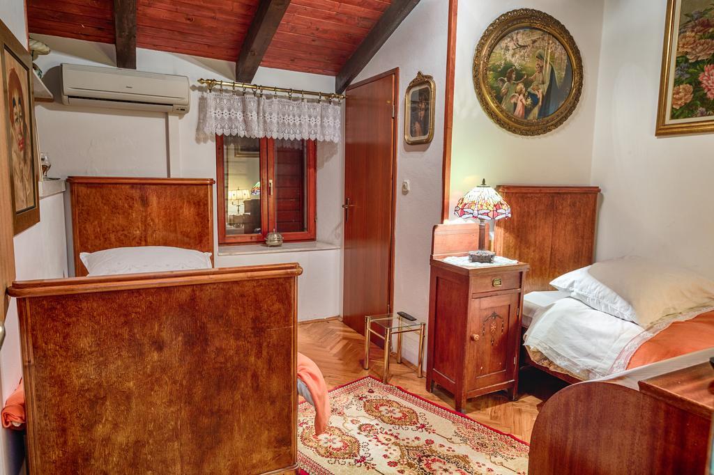 Royal Antique Apartment Split Exterior photo